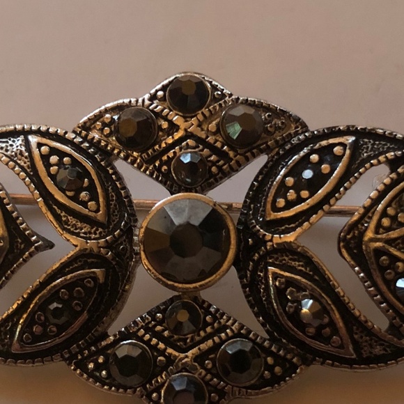 Vintage art deco style brooch. A Rick dark silver with a range of rhinestones - Picture 2 of 6